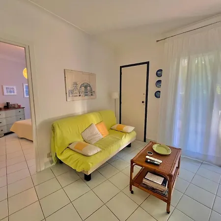 Two Near Martinez Daire *