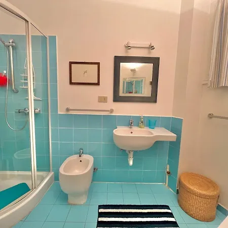 Daire Two Near Martinez